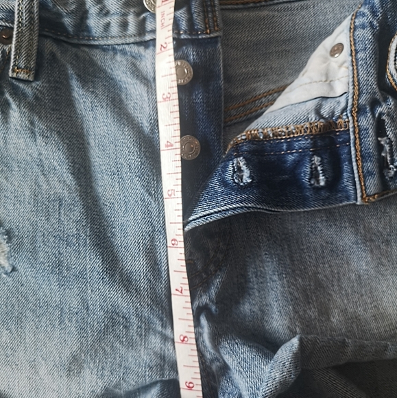 Levi's 501 Shorts - Picture 3 of 5